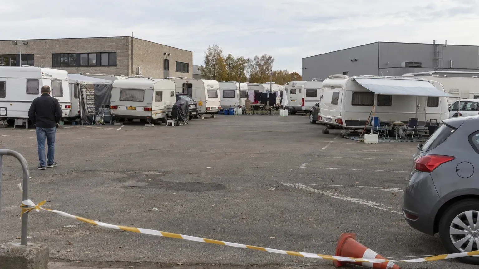 « Ils ont refusé de partir » : une cinquantaine de caravanes sur son parking, et le maire belge ne peut rien faire