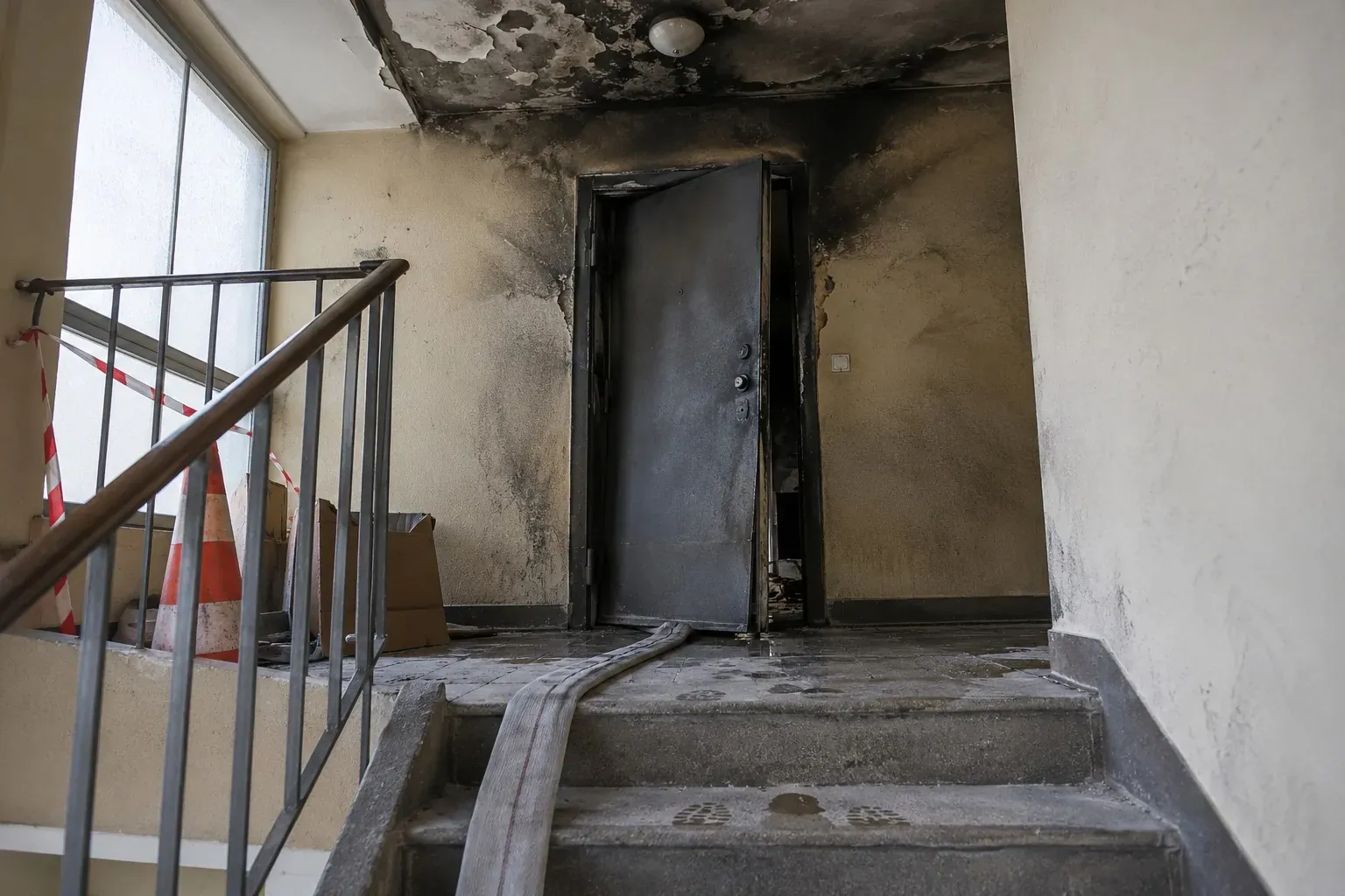 Incendie à Villeurbanne : pourquoi une porte blindée antisquat ne protège pas de tout, et ce qu'elle change